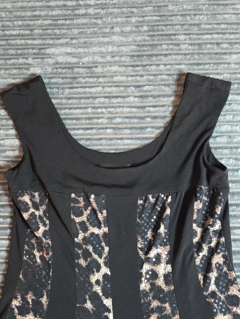 connected apparel Black Dress with Leopard-Print Beige Panels